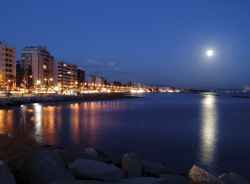 Limassol bei Nacht