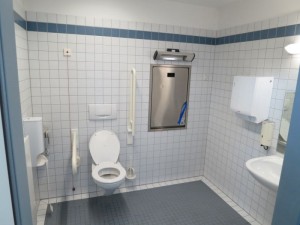 Beispiel eines barrierefreien Badezimmers für Senioren Beispiel eines barrierefreien Badezimmers für Senioren